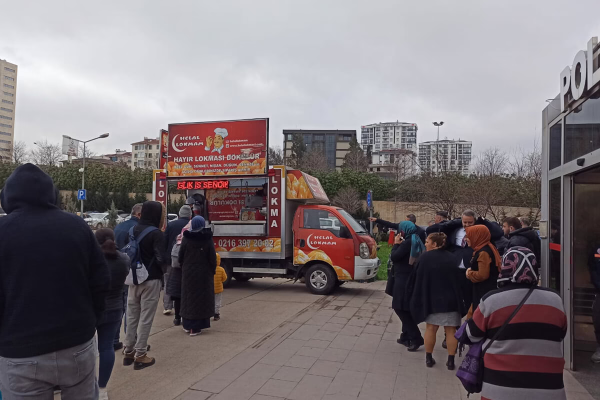 Eyüpsultan Hayır Lokması Dağıtımı