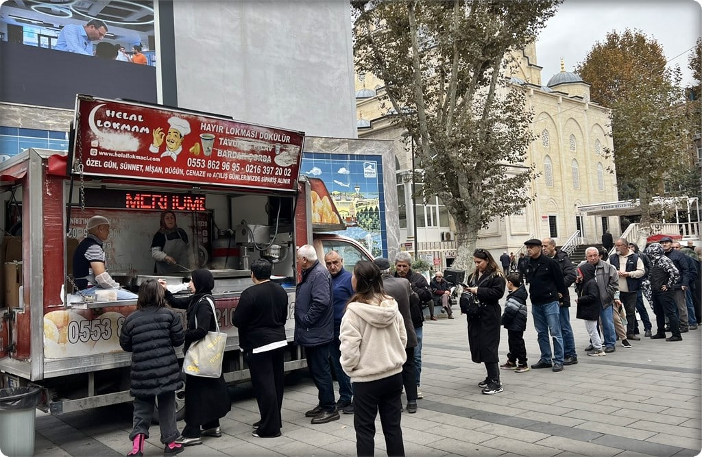 hayir-lokmasi-dagitimi-pendik-carsi
