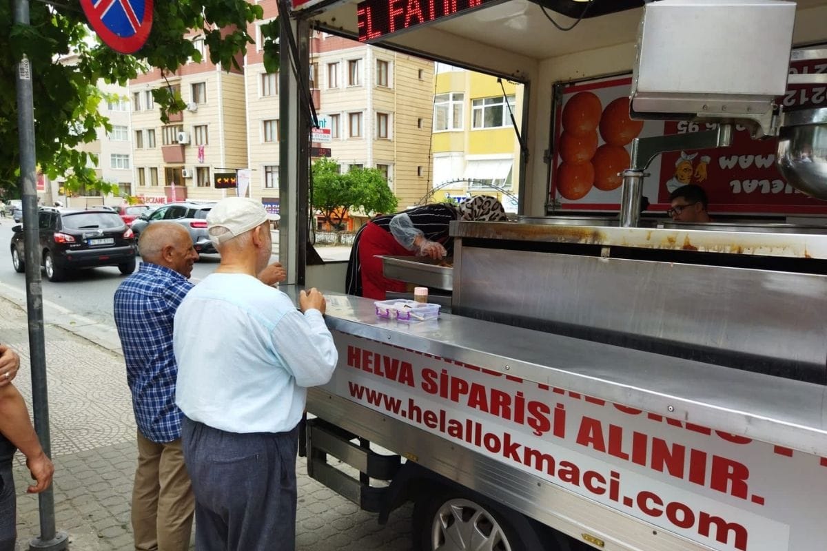Esenler’de Hayır Lokması Nasıl Dağıtılır?