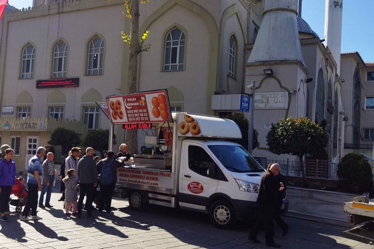 Bahçelievler'de Hayır Lokması Nasıl Dağıtılır?