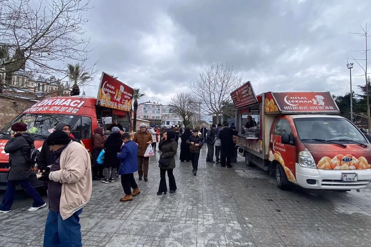 Bakırköy Hayır Lokması Dağıtımı