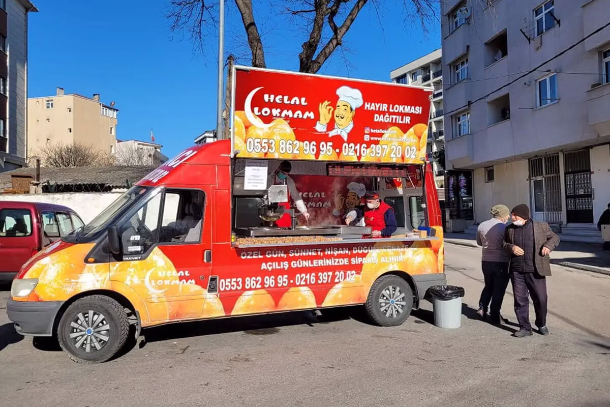 Fatih Hayır Lokması Dağıtımı